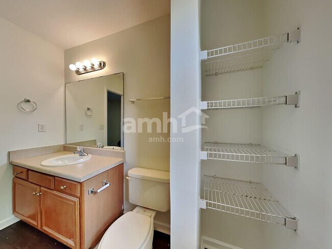 Building Photo - 5 Natalie Ct