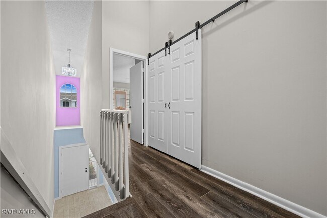 Building Photo - 833 Meadowland Dr