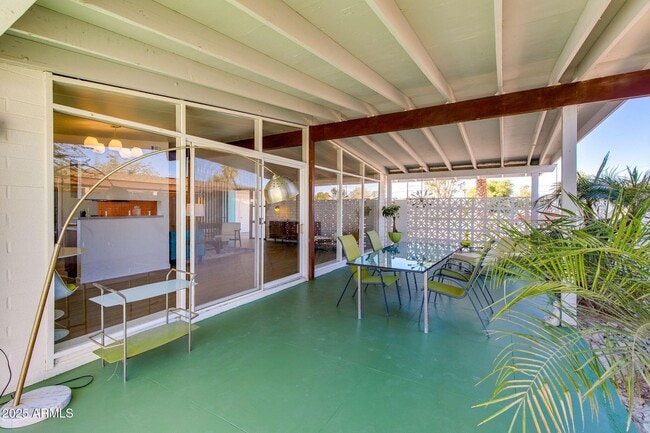 Building Photo - 421 N Evergreen St