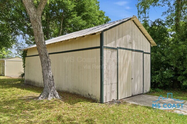 Building Photo - 4319 Lewis St