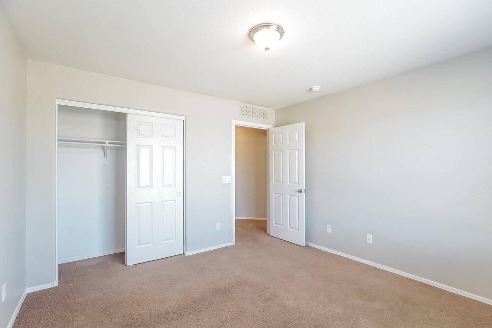 Building Photo - 7907 S 50th Ln