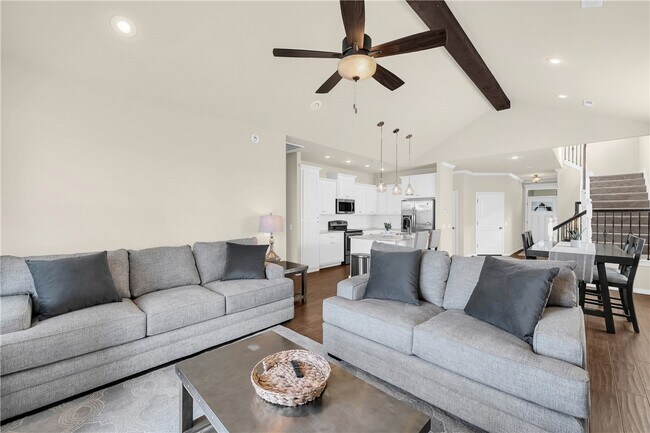 Building Photo - 442 SW Glover St