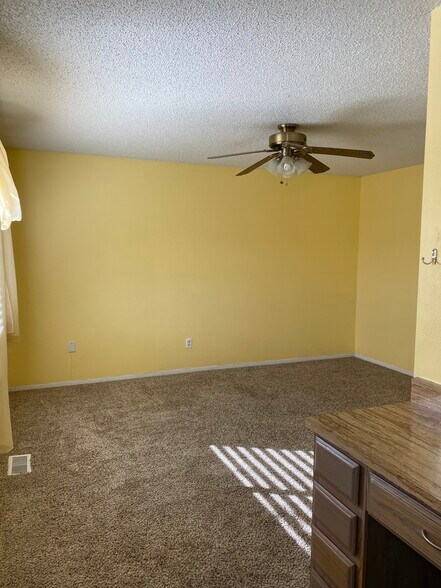 Building Photo - 325 Catalina Dr
