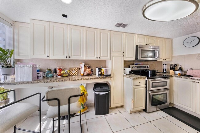 Building Photo - 1178 NW 123rd Pl