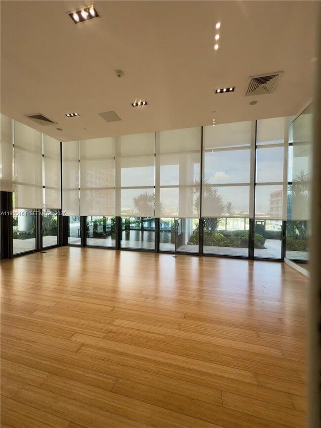 Building Photo - 1600 NE 1st Ave