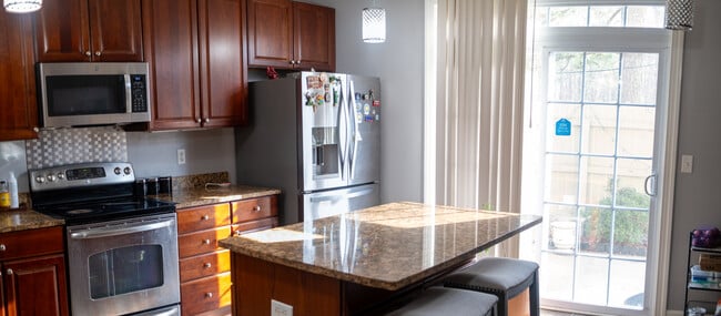 Building Photo - 430 Blue Beech Way