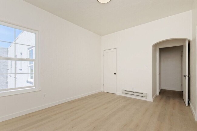 Building Photo - 6616 Telegraph Ave