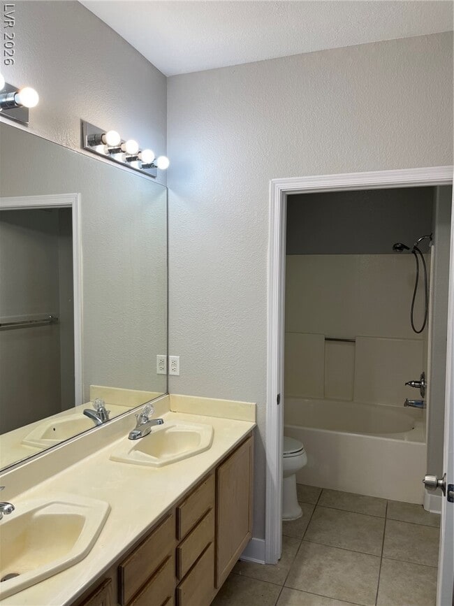 Building Photo - 7400 W Flamingo Rd