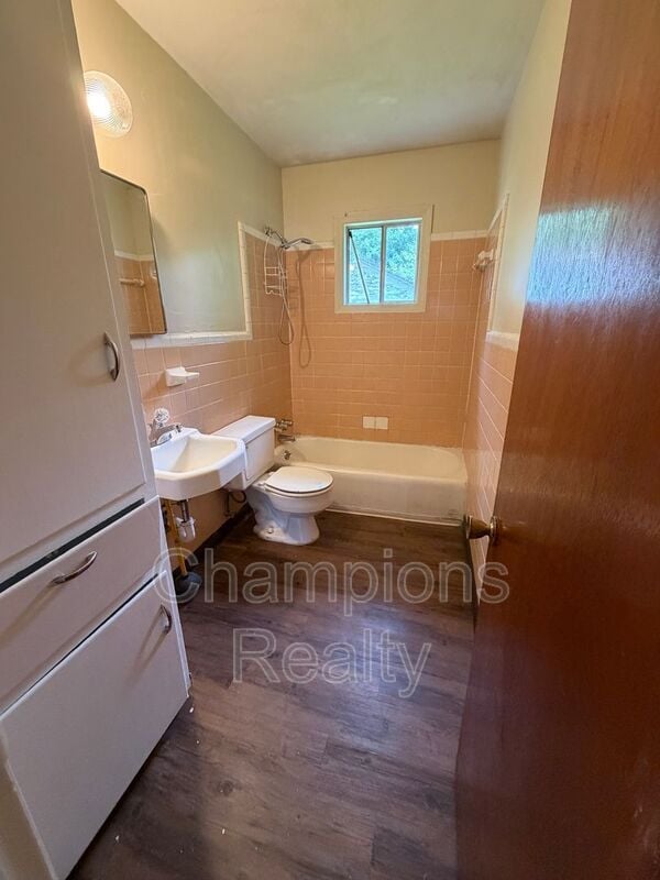 Building Photo - 2316 Wellborn Dr