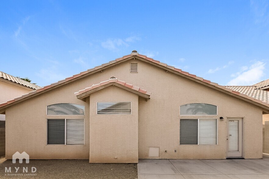 Building Photo - 8116 Dinsmore Dr