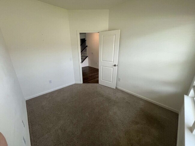 Building Photo - 4028 Centerpiece Ct