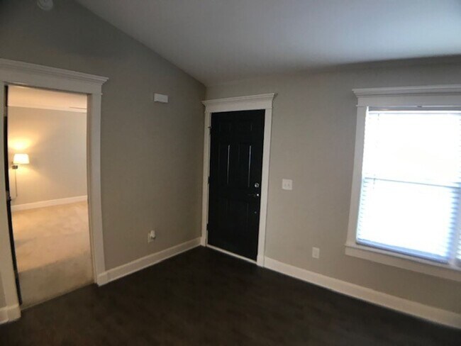 Building Photo - 111 Hunters Landing Dr