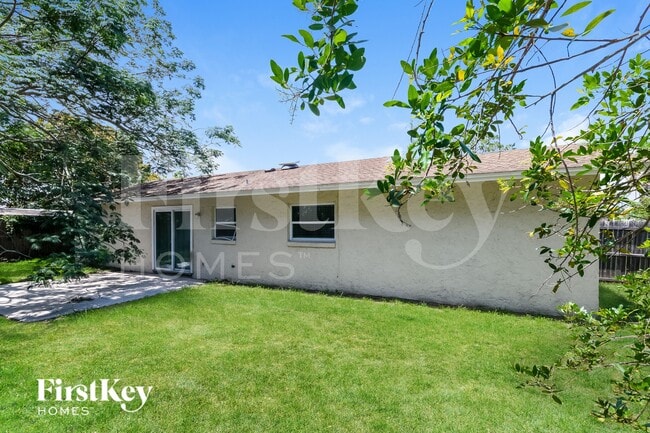 Building Photo - 2004 Cecile St