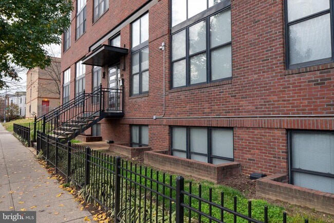 Building Photo - 1111 W St NW