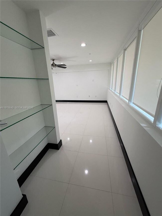 Building Photo - 2699 Tigertail Ave