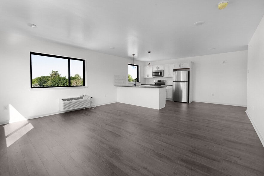 Interior Photo - The Onyx