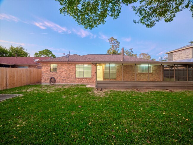 Building Photo - 4804 Fairhaven St