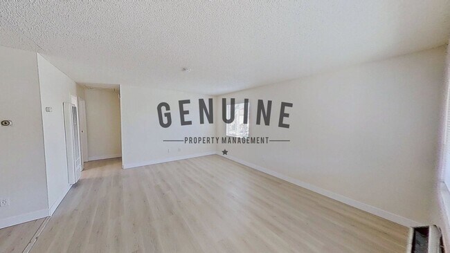 Building Photo - Cameo Ln Four-Plex