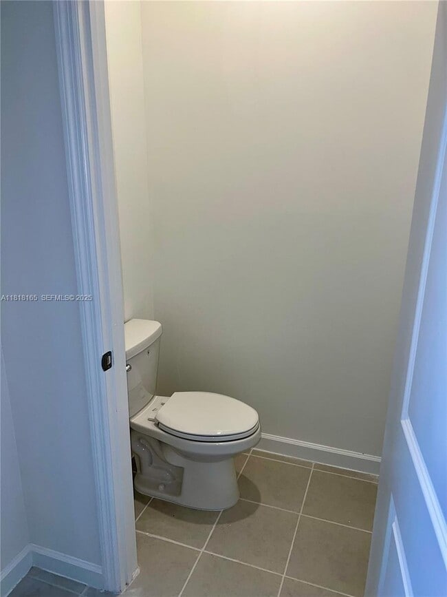 Building Photo - 2929 SE 23rd Ave