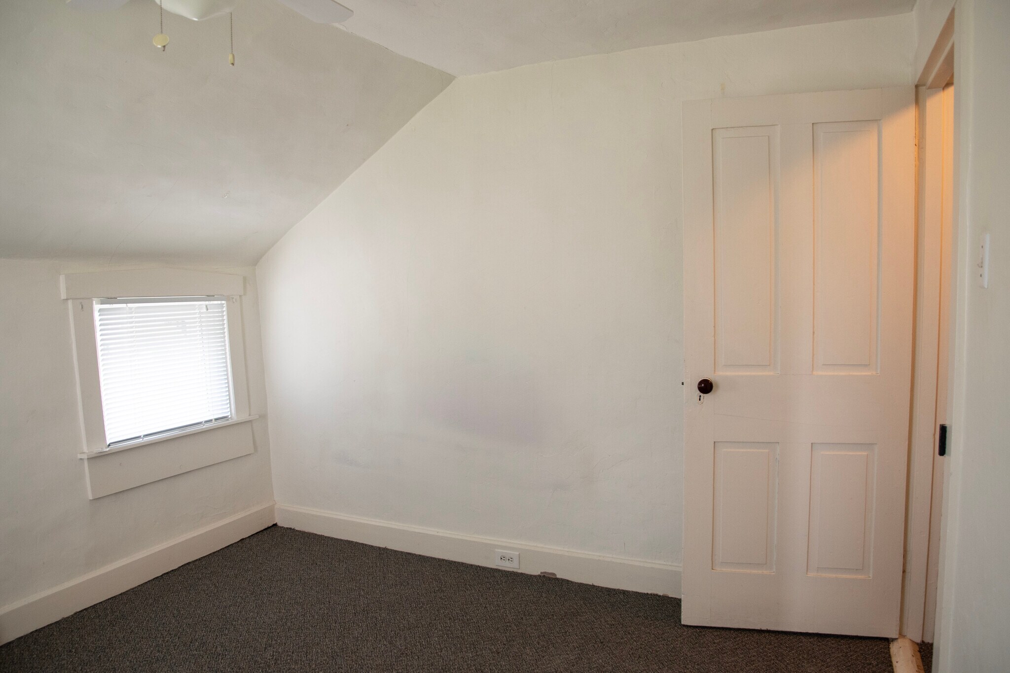 Building Photo - 1366 Lititz Rd