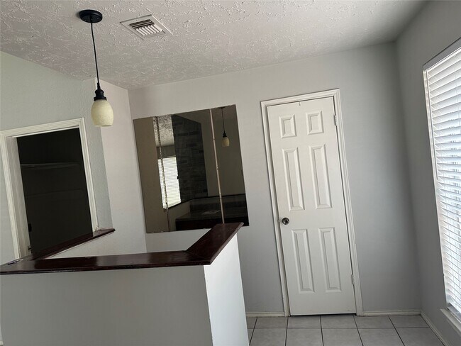 Building Photo - 10510 Clear Cove Ln