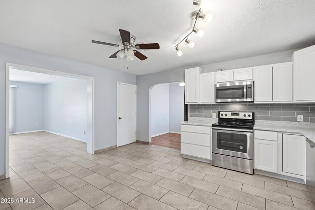 Building Photo - 12216 N 107th Ave