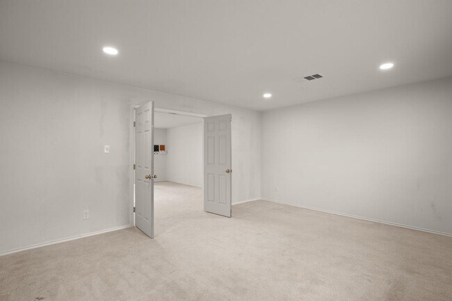 Building Photo - 243 Mancos Dr