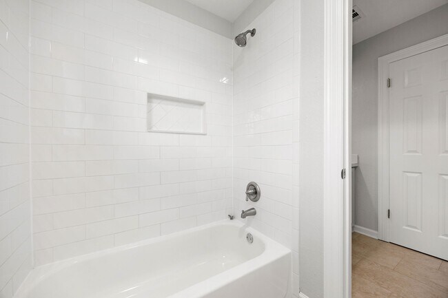 Building Photo - 15526 Cabildo Dr