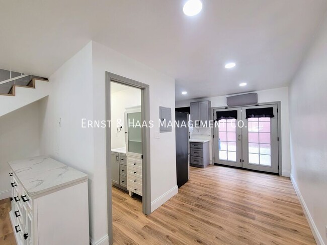 Building Photo - Beautifully Remodeled 2 Story Townhome wit...