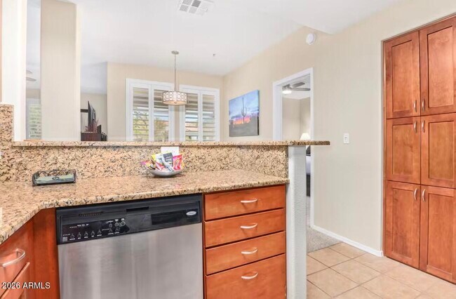 Building Photo - 11375 E Sahuaro Dr