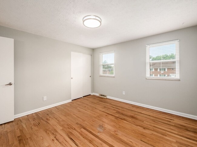 Building Photo - 4496 Westborough Dr W