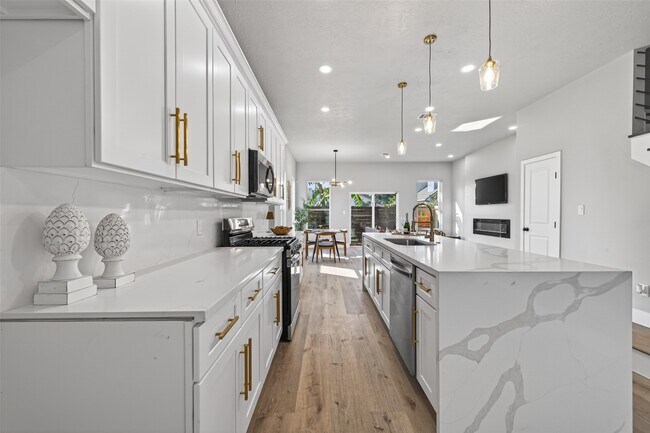 Building Photo - 4117 Yale St