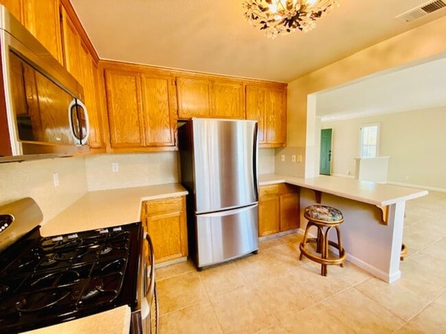 Building Photo - Elegant and Move-In Ready 4BD/3BA, Two-Sto...