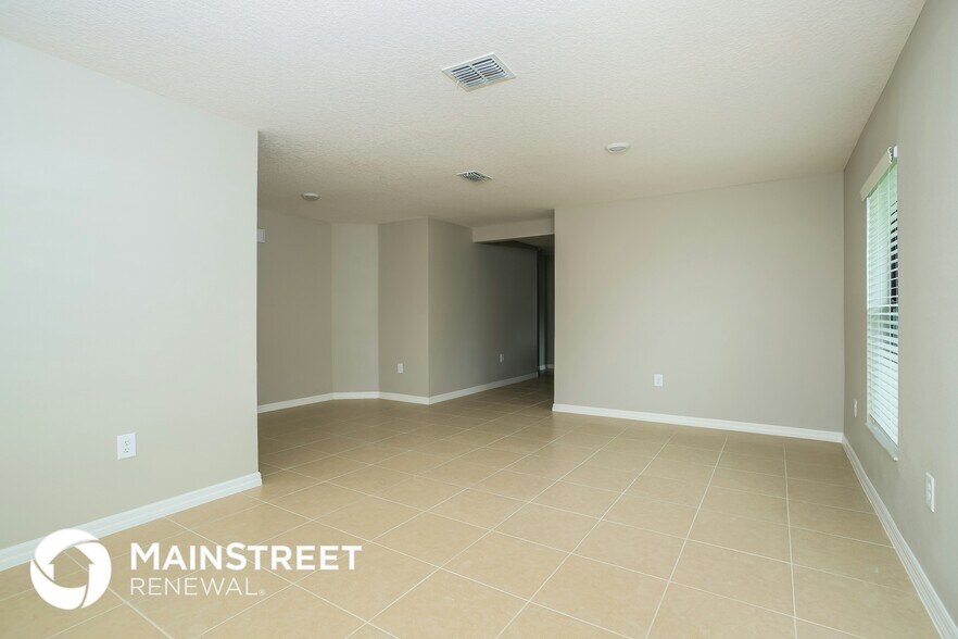 Building Photo - 367 Aster Ct