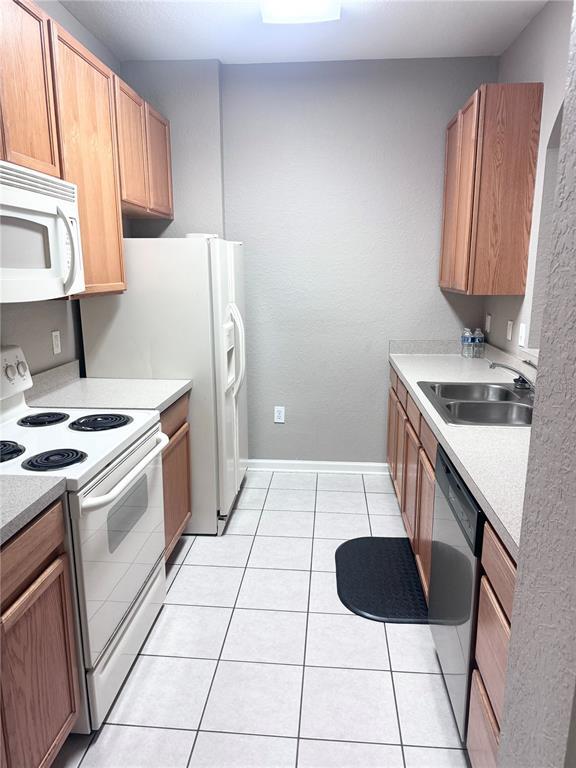 Building Photo - 6240 Contessa Dr