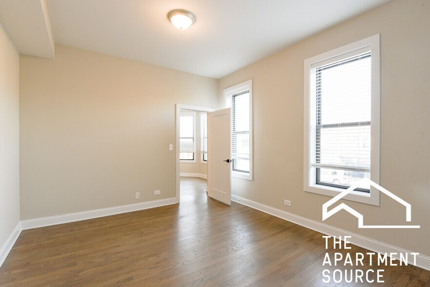 Building Photo - 3407 W Fullerton Ave