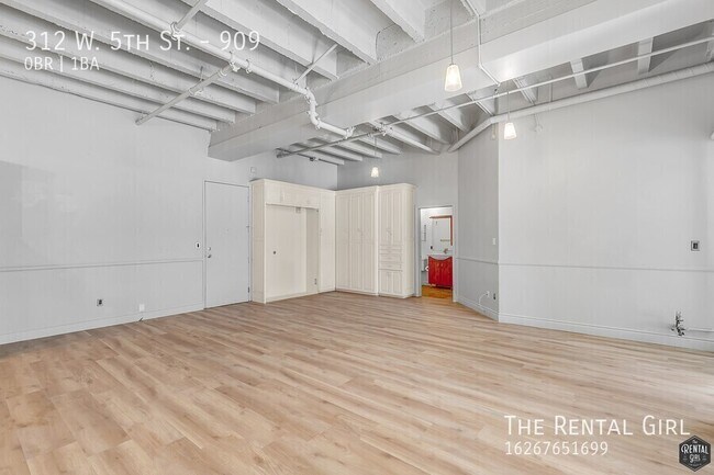 Building Photo - 312 W 5th St