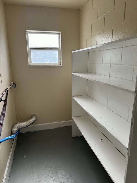 Storage Space - 503 Mayflower Ln