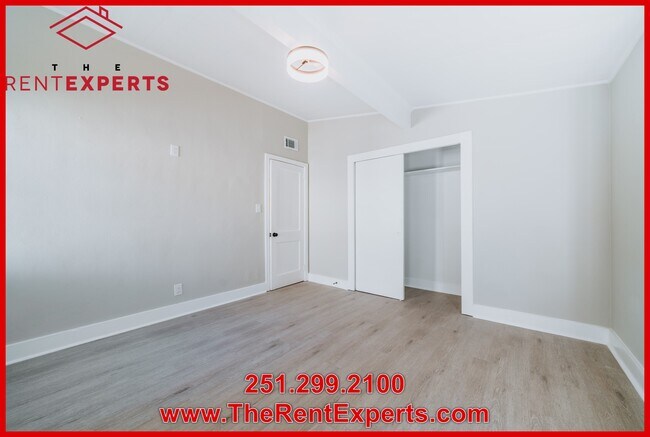 Building Photo - 1377 W Riviera Dr