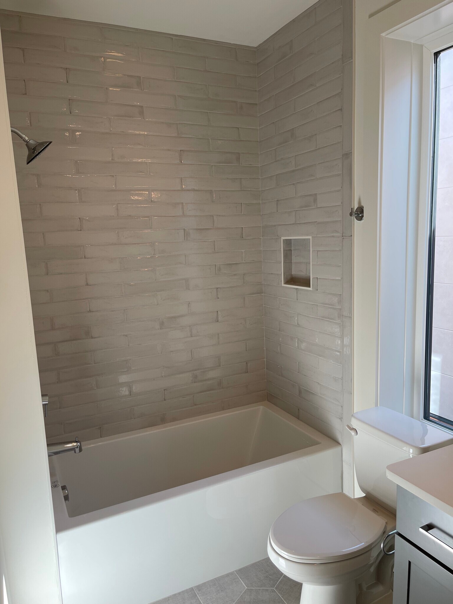 3rd Floor Full Bath - 110 Oceola Ave