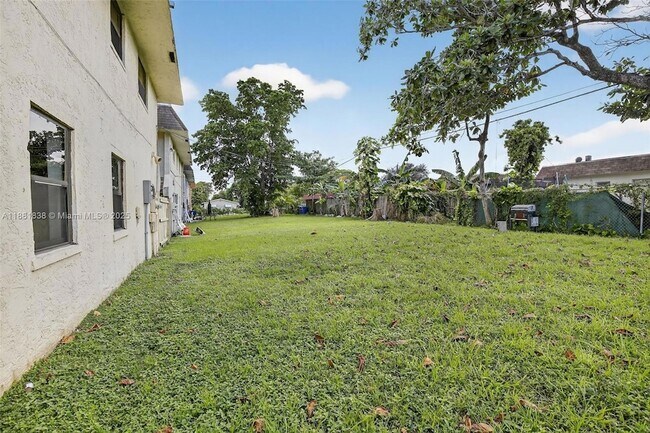 Building Photo - 1721 SW 40th Terrace