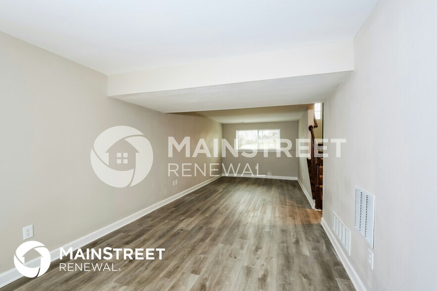 Building Photo - 5354 Trailview Dr