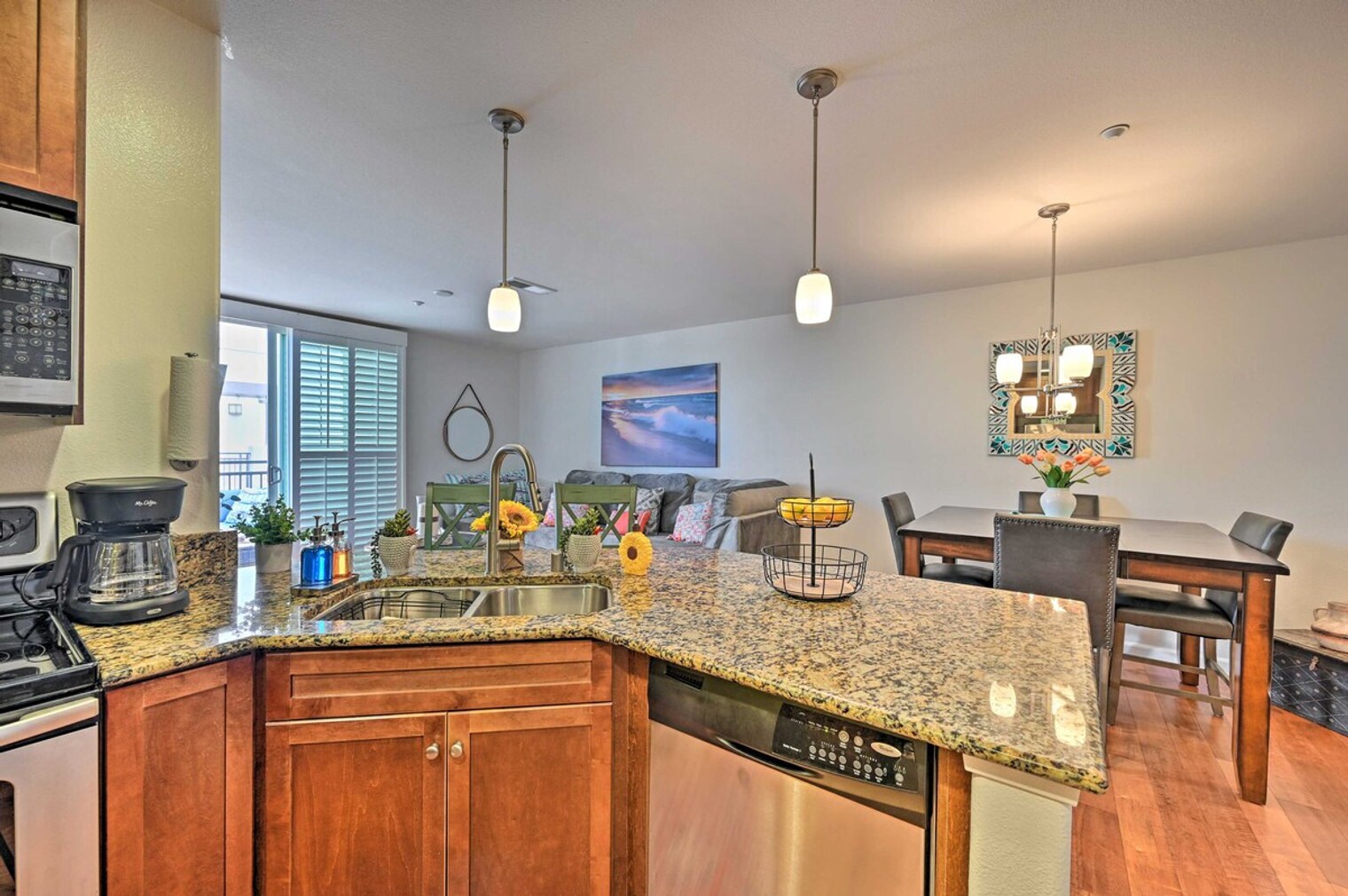 Building Photo - 1016 Costa Pacifica Way