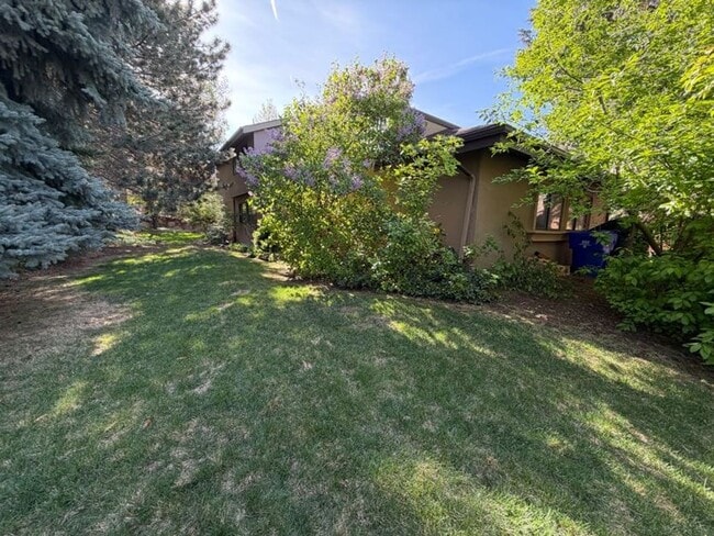 Building Photo - Beautiful Bountiful Home Near Temple & Mueller Park – Prime Location