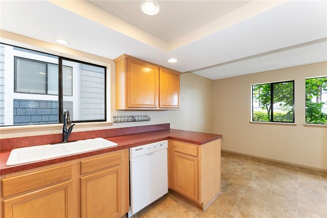 Kitchen - 7400 Stinson Ave