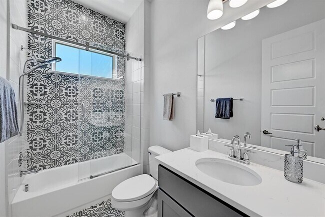 Building Photo - 4809 Serene Hills Dr