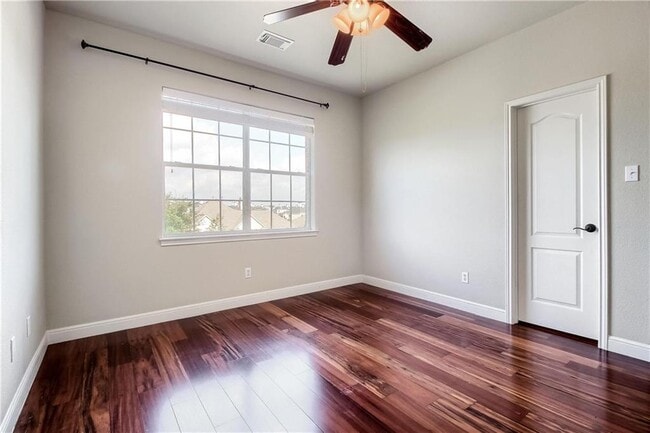 Building Photo - 7913 Menler Dr