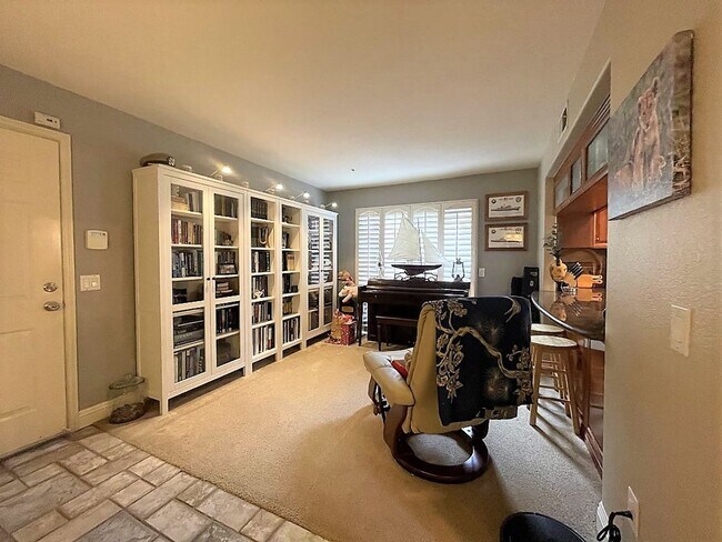 Building Photo - Beautiful Single Family home with Large Backyard