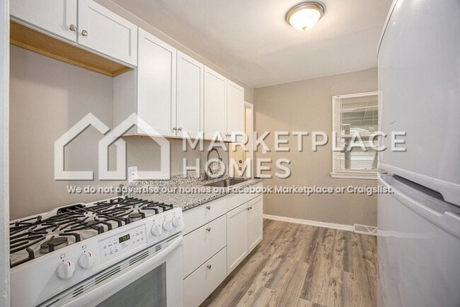Building Photo - 8147 Prospect Ave