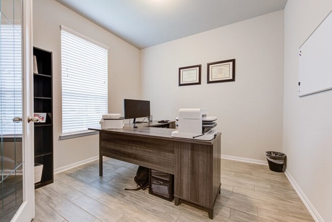 Building Photo - 3327 Etring Ln